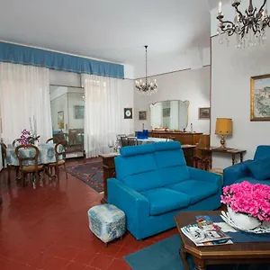 https://la-pulce-argentata.hotelitalianriviera.com