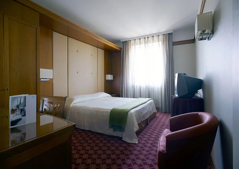 Nh Pisa Hotel 4*,  Olaszország